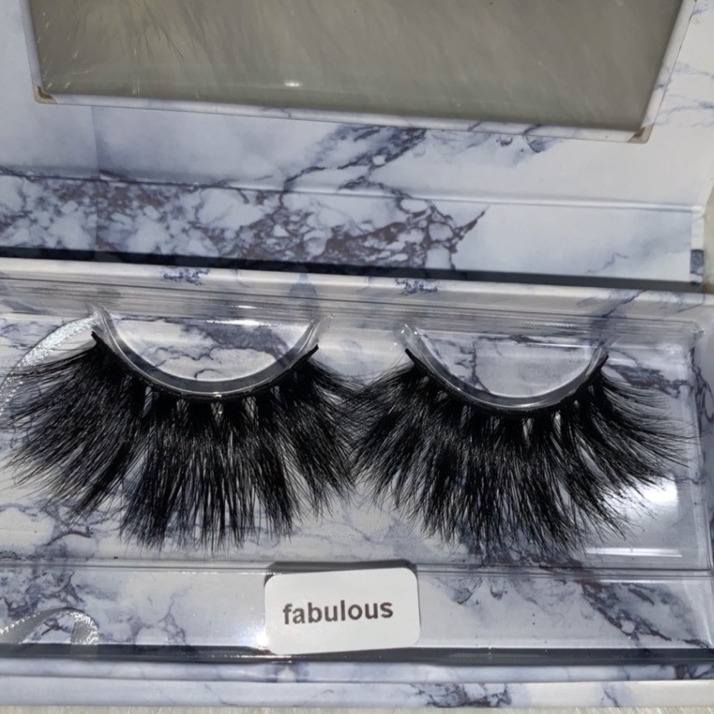 My lash brand @lashesaddiction